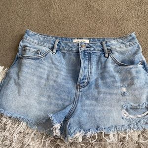 Pac Sun ripped denim shorts!